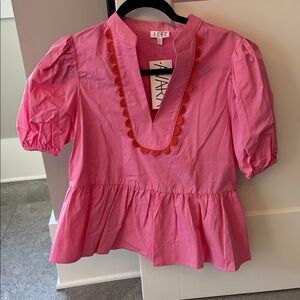 Avara TCEC puff sleeve Blouse with orange Scallop Trim. Medium. New.